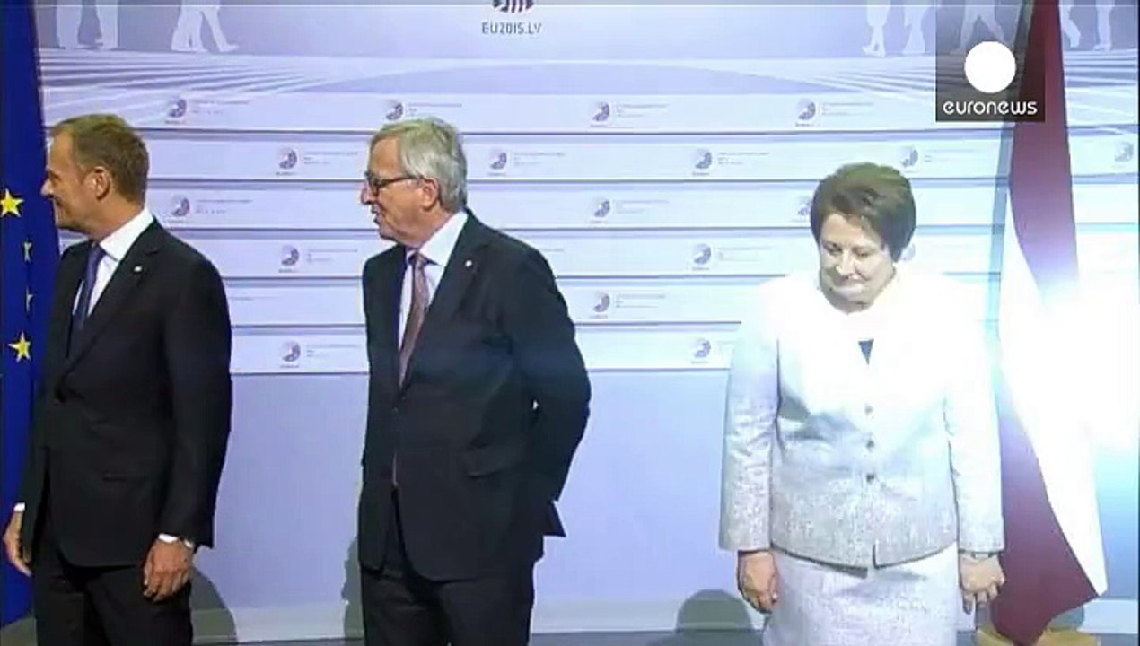 Und Juncker so zu Orban: "Hallo Diktator"