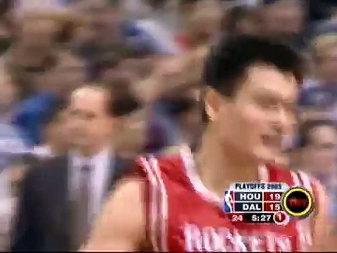 Tracy McGRADY dunks on Bradley