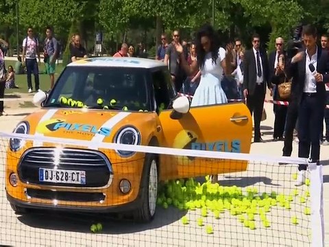 Serena Williams Pixels film promotion in eiffel tower