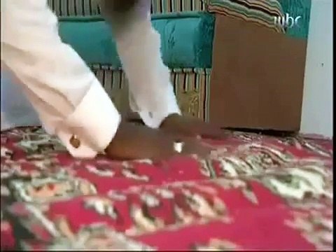 مغني راب امريكي يدخل الإسلام A famous rapper singing leaves