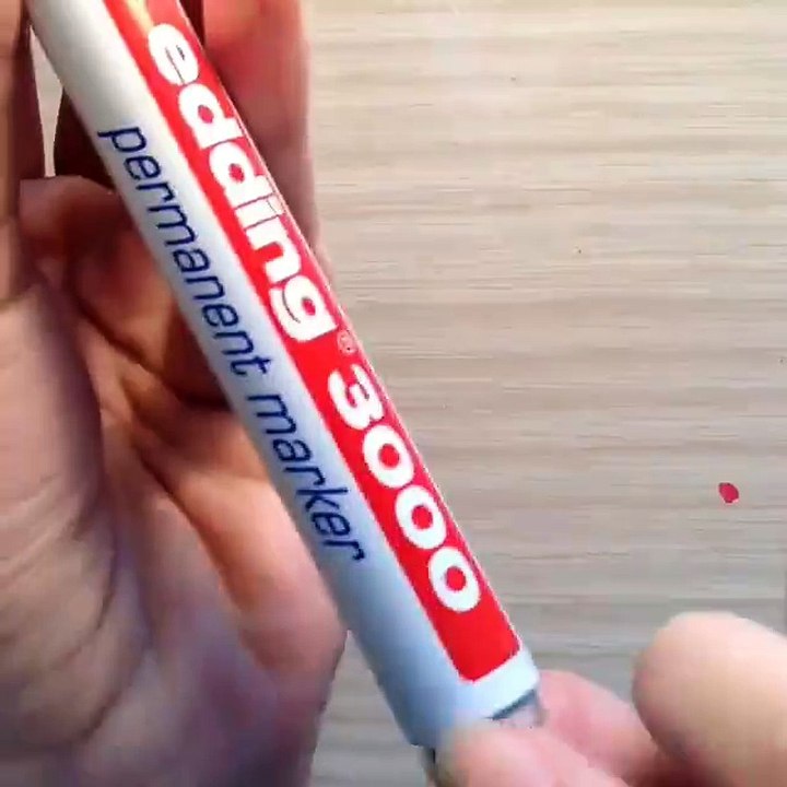 beautiful nail art with marker.