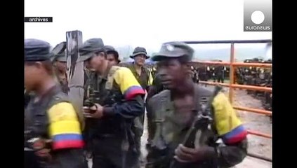 حركة فارك الكولومبية المتمردة تقرر تعليق وقف إطلاق النار