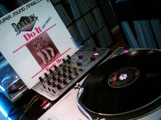 Benelux & Nancy Dee - Do It 12" [Long Version]