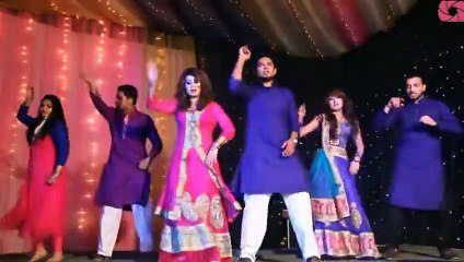 Beautiful Girl Mehndi Night Weeding Dance