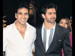 How Hrithik Roshan, Akshay Kumar Remain Fit While Holidaying? - BT