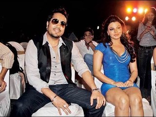 Rakhi Sawant Proposes Mika Singh - BT