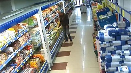 Hırsızlık Zanlısını Market Çalışanlarının Dikkati Yakalattı