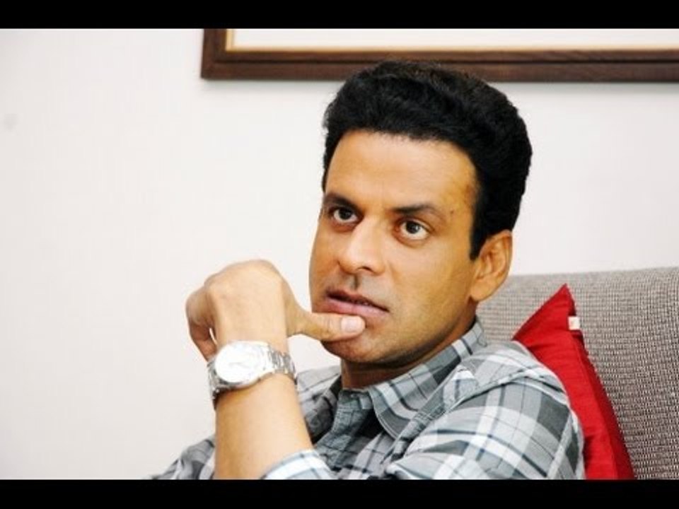 Manoj Bajpayee Gifts Uniforms To Women’s Football Team From Bihar - BT