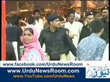 Lady Slapped a Policeman for misbehaving at Lahore Airport - YouTube