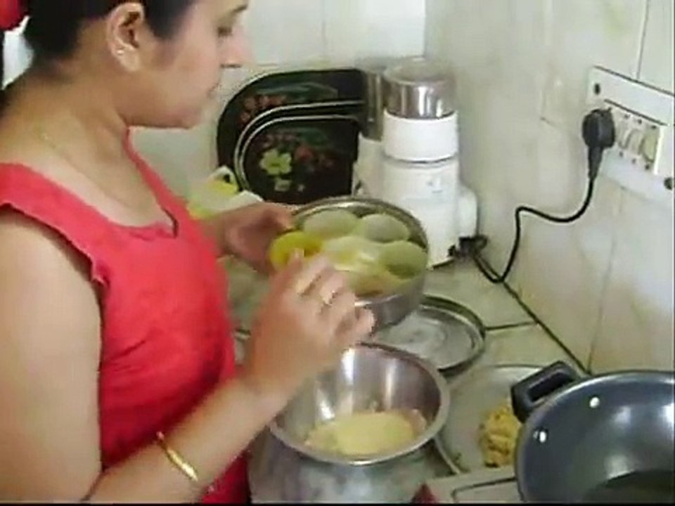 Making Aloo Bread Pakora