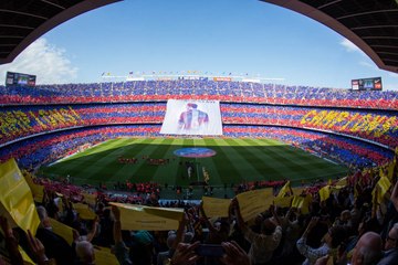 Mosaic and Xavi's tribute (FC Barcelona vs Deportivo)
