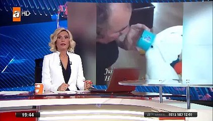 Yaramaz kakadu papağanı Harley bu oyuncak kap ile kendini assolist gibi hissediyor