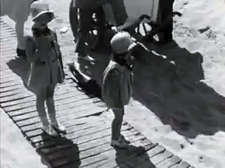 Drukte op het strand - 15 juli 1929