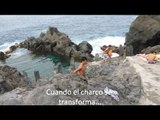 Olas gigantes en el Charco de la Laja