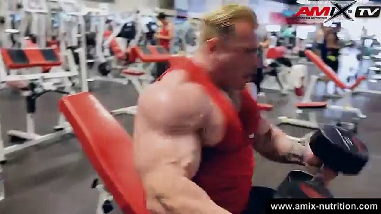 Dennis Wolf training Chest and Calves from 2013 Mr Olympia
