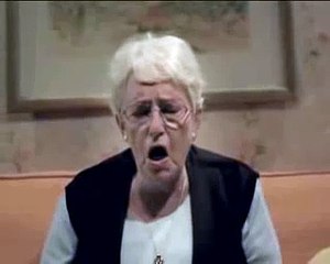 XBOX 360 Werbung - Böse Oma