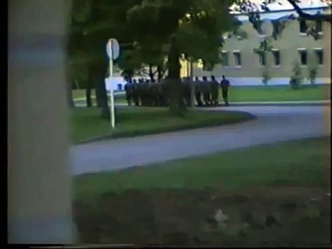 Muschi Weckdienst - Eisbergkaserne um 0600