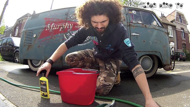 Pneus à flancs blancs @ Lion King TV