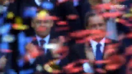 Xavi Lifts the La Liga Trophy for Barcelona 2014/2015 - Celebrations