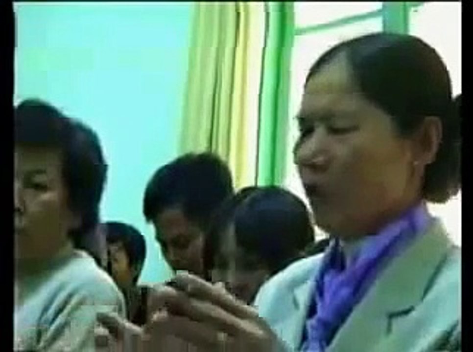 Ghost caught on tape following old man,REAL Ghost Spirit Caught, thay hau bat ma