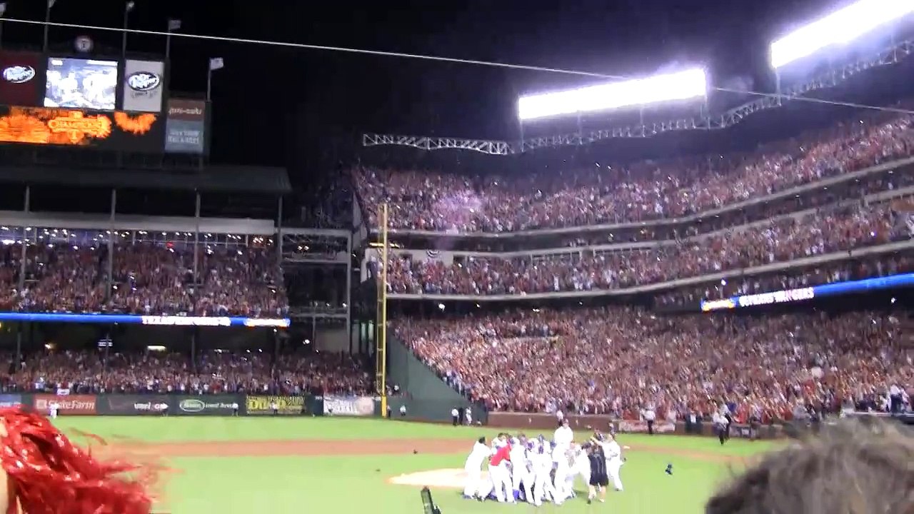 Feliz throws last pitch of 2010 ALCS Rangers Yankees and celebration that follows
