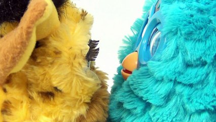 Furby Food Fight (FFF) Old School vs. New School (1998 Furby vs 2012 Furby )