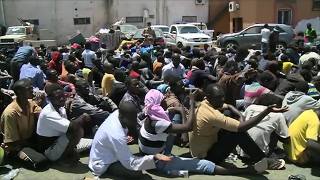 ليبيا تحبط محاولة لتهريب 600 مهاجر أفريقي إلى أوروبا