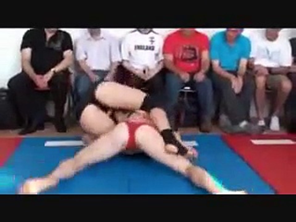 Female wrestling match jessica vs laura
