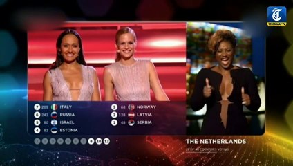 Edsilia heeft jurk Trijntje aan Songfestival