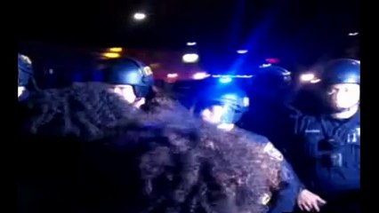 Oakland Police Swarm #BreakTheCurfew Protesters, Mass Arrests at Sit-In