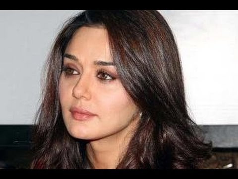 Preity Submits 4 Photos Showing Bruises On Hands - BT