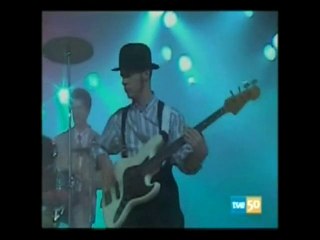 The Blow Monkeys - Don't be Scared of Me