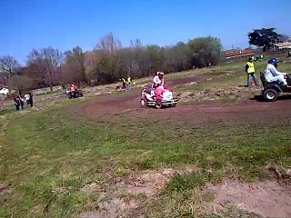 course de tondeuse