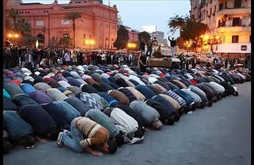 أنشودة غرباء كما لم تسمعها من قبل صوت عذب جدا