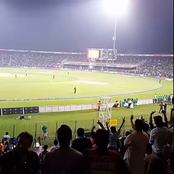 Fans Teasing Ahmed Shehzad with Selfie Selfie Chants & His Humorous reply PAKvsZIM 1st T20 Match