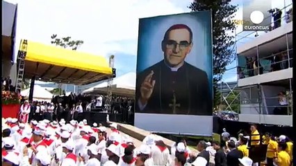 San Salvador'un efsane Başpiskopos'u Romero için dev tören