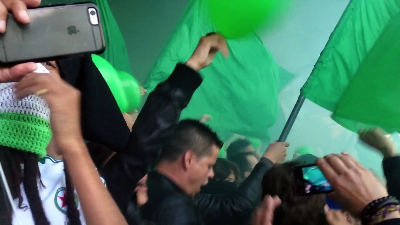 Red Star : ambiance lors du dernier match au stade Bauer (saison 2014/2015)