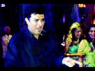 Siddharth Roy Kapoor's Killer Dance Moves - BT