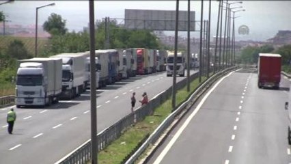 Avrupa'ya Açılan Sınır Kapılarında Tır Kuyruğu