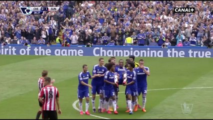 Blessé, Didier Drogba est porté en triomphe par ses coéquipiers