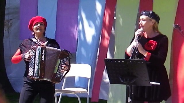 Les pétillantes , au festival Hainaut Belles Bretelles