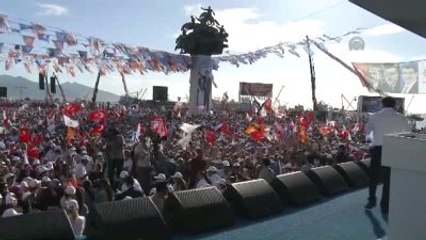 Davutoğlu: "Biz Selçuklu'nun Torunlarıyız, Osmanlı'nın Varisleriyiz, Cumhuriyet'in Çocuklarız"
