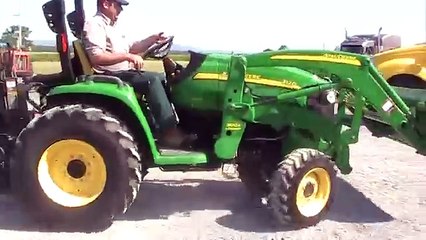 John Deere 3120