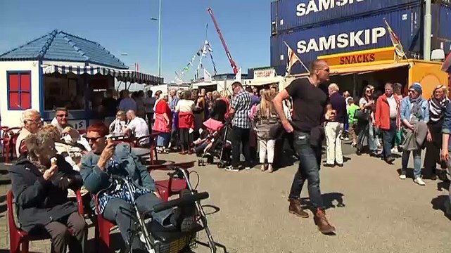 Mooi weer zorgt voor druk Pinksterfeest in Delfzijl - RTV Noord