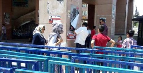 Erdoğan'ın Gelişinden Önce MHP Afişleri Söküldü