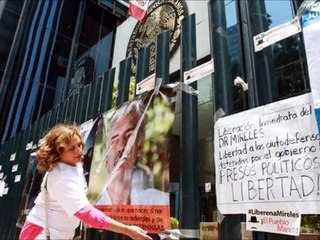 Murillo Karam el pueblo que es tu patrón; TE EXIGE LA LIBERTAD DE MIRELES