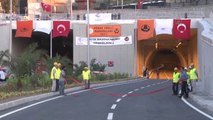 Davutoğlu, Konak Tünelleri'nin Açılışını Kendi Kullandığı Otomobille Yaptı (2)