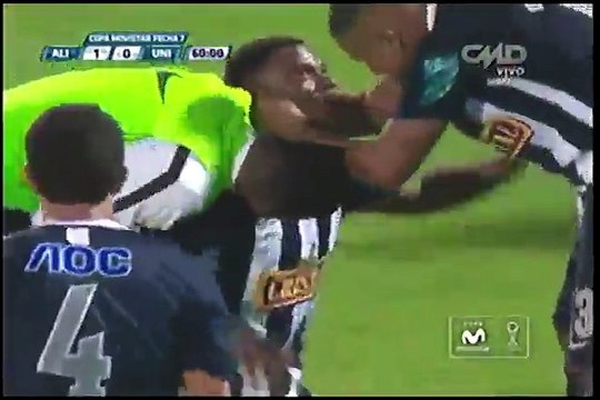 Alianza Lima: Golazo de Carlos Preciado en el clásico (VIDEO)