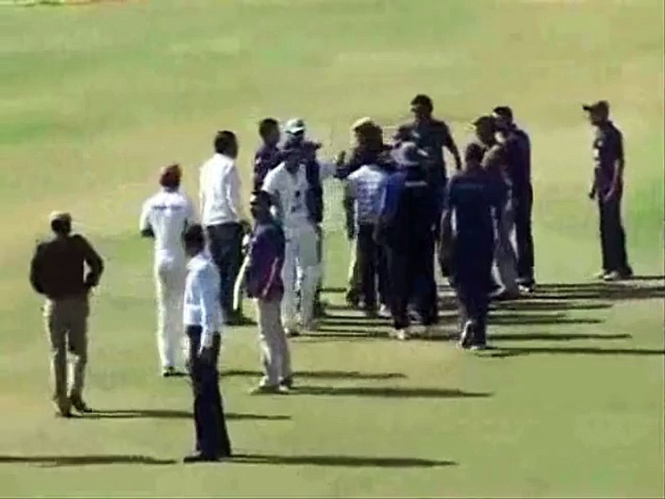 Cricket Fights - _Unbelievable Attack_ Fight in a cricket match in India