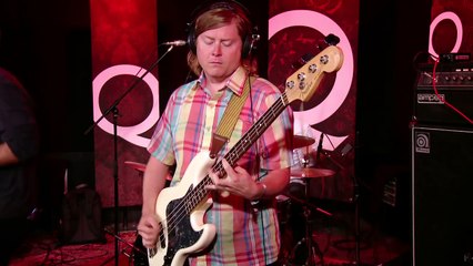 Future Islands - Doves (Live)